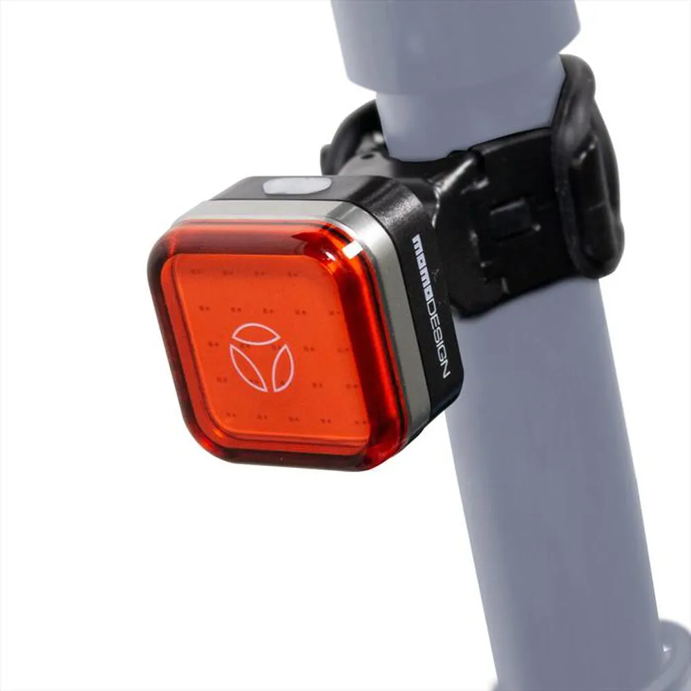 MOMODESIGN - Luce-fanale posteriore RL01 per bici e monopattini-Plastica