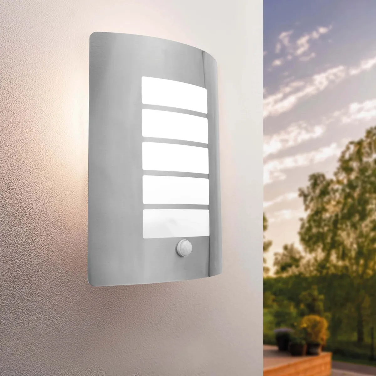 Applique da Esterno con Sensore - IP44 - Attacco E27 - Acciaio Inox - Adatto per uso interno ed esterno