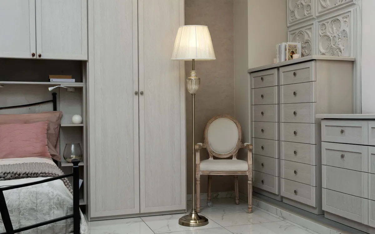 Piantana con paralume e27 senza lampadina : Linda