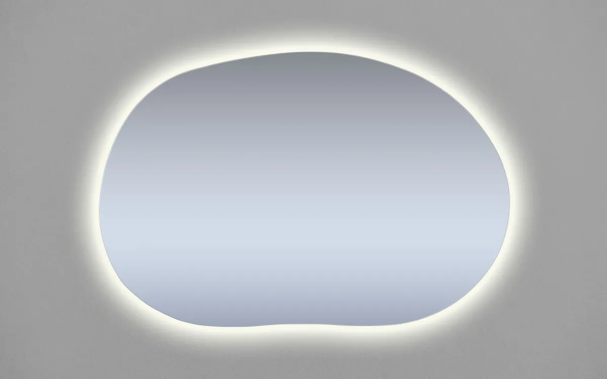 Specchiera retroilluminato perimetrale con striscia neon led ed interruttore touch sul bordo : Nuvola