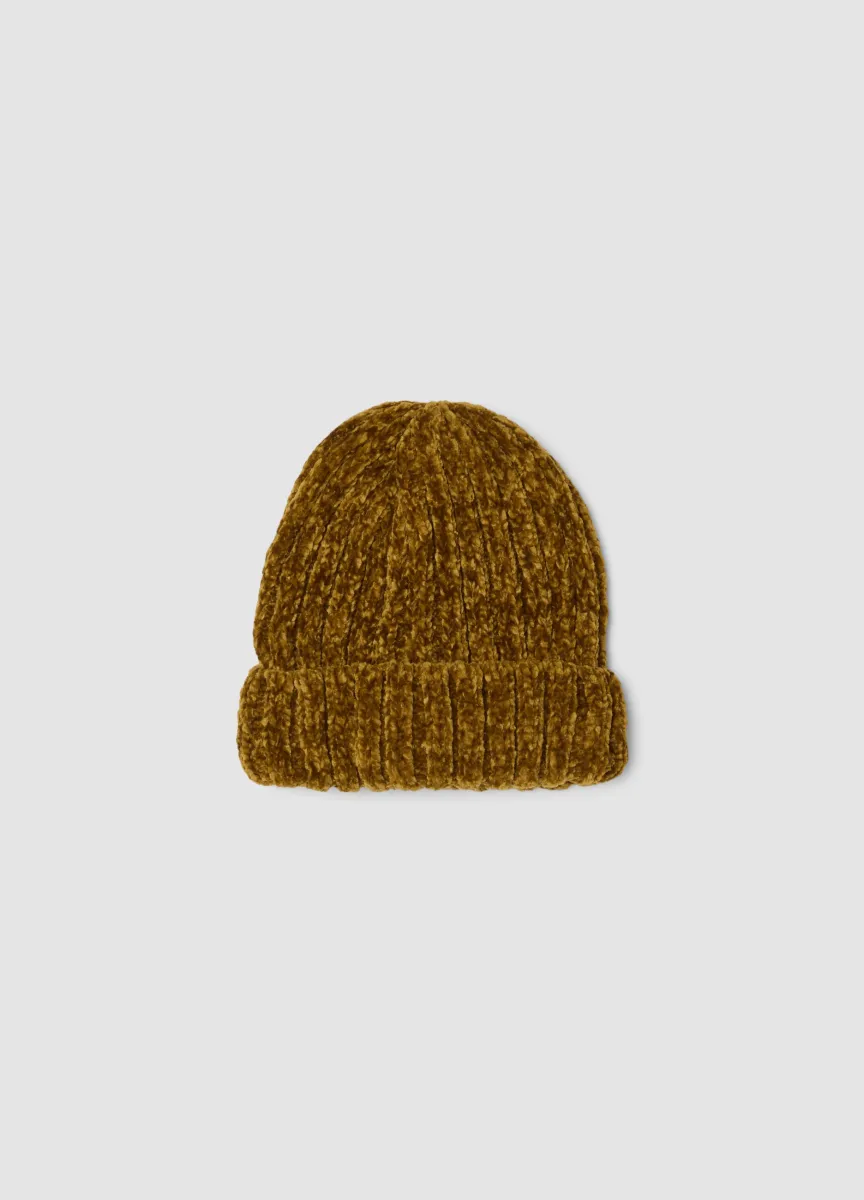 Berretto verde in tessuto elasticizzato a coste