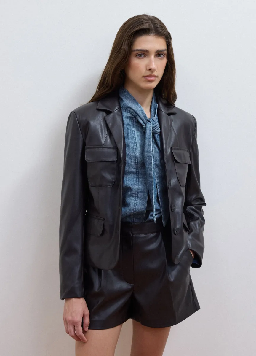 Blazer nero slim fit con rever classico