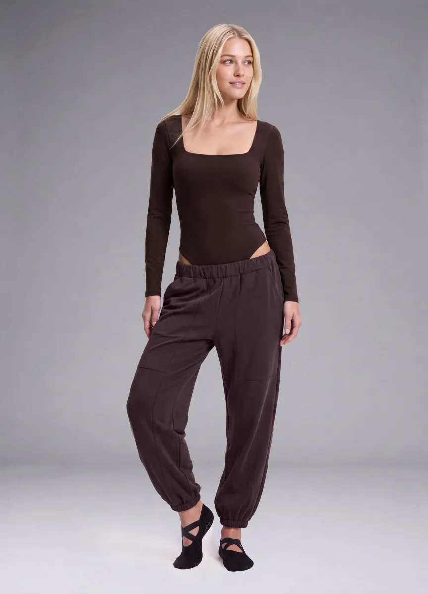 Body marrone in tessuto elasticizzato traspirante con scollo ampio ALTAVIA STUDIO