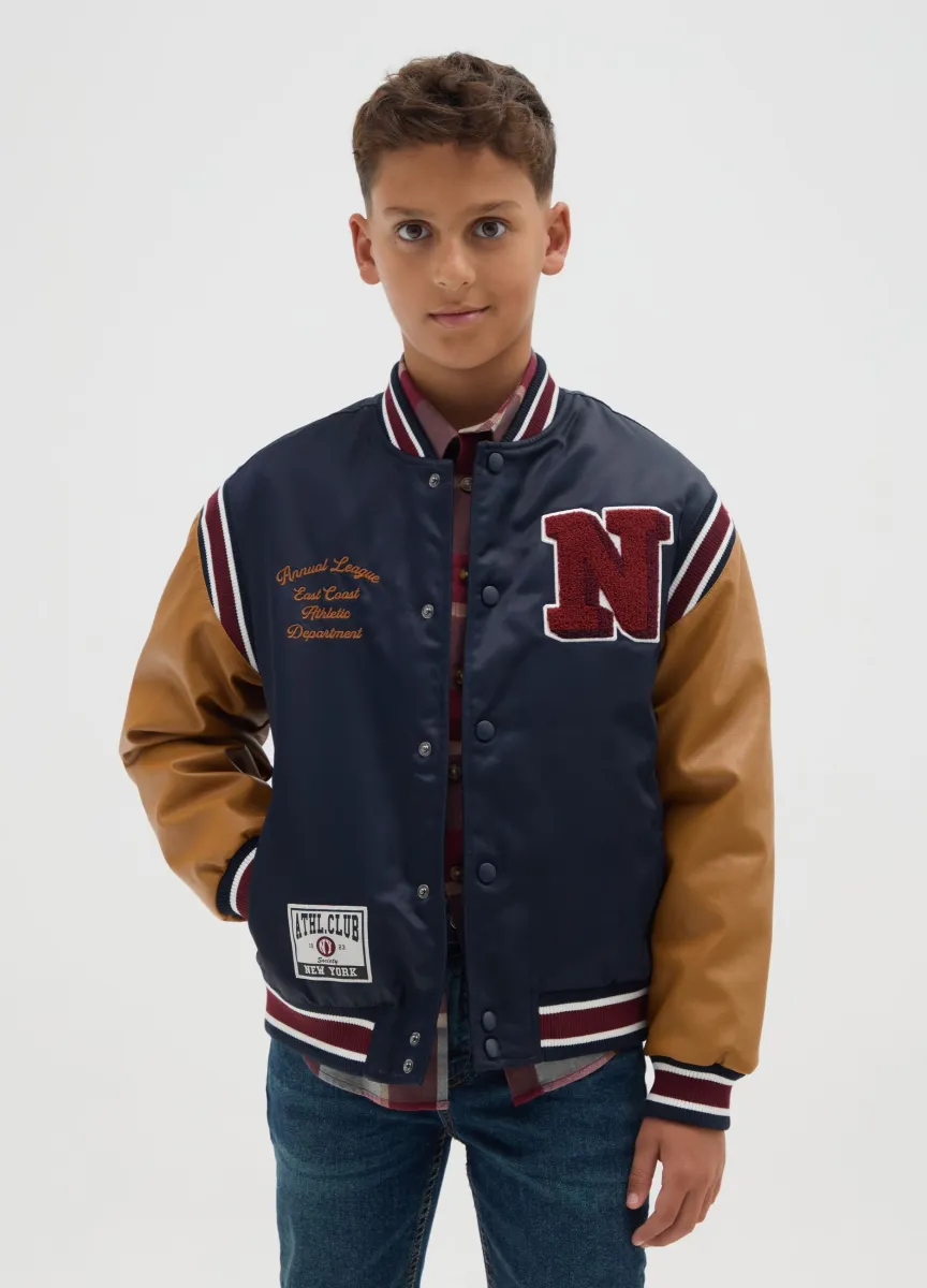Bomber da ragazzo blu con bottoni
