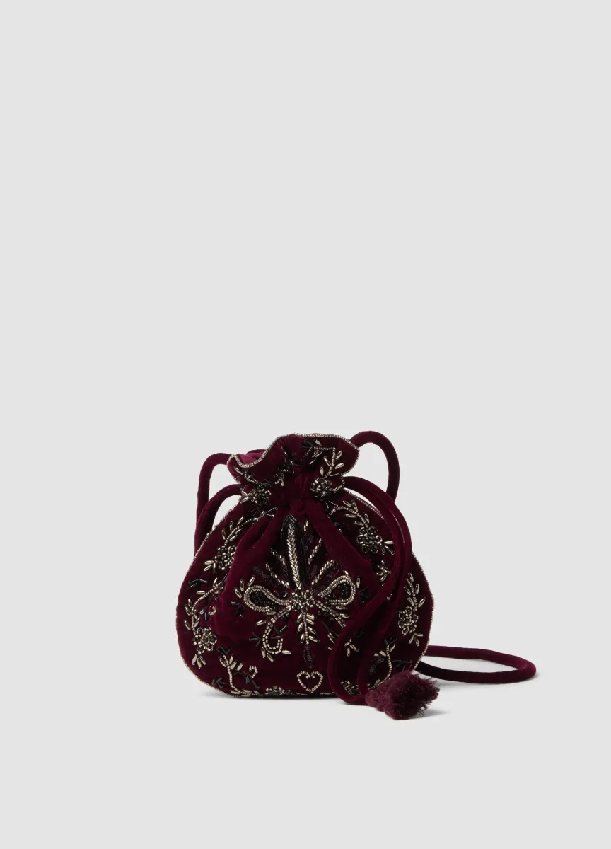 Borsa a secchiello rossa con ricami di perline