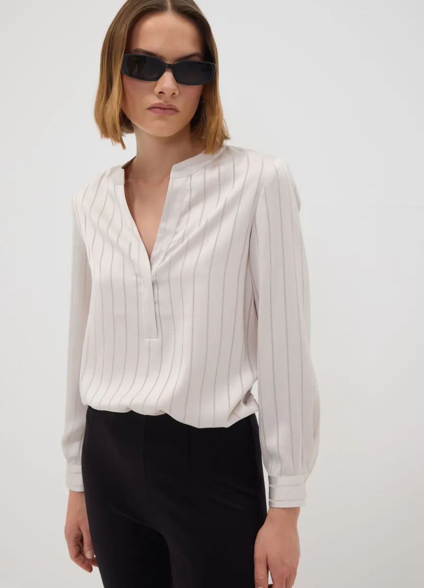 Camicia bianca in tessuto elasticizzato a righe