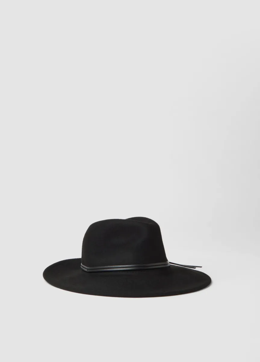 Cappello nero in pura lana a tesa larga