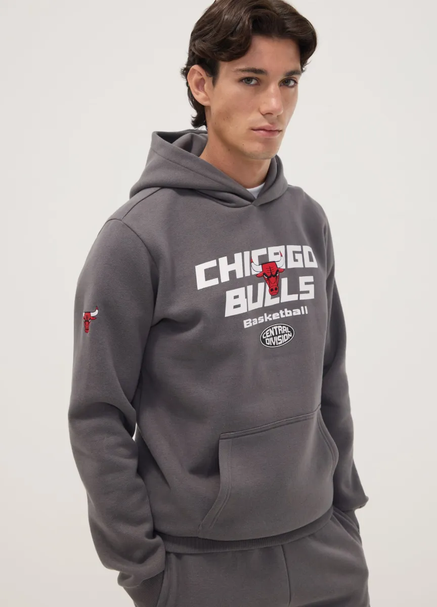 Felpa grigia con cappuccio in misto cotone con stampa Chicago Bulls