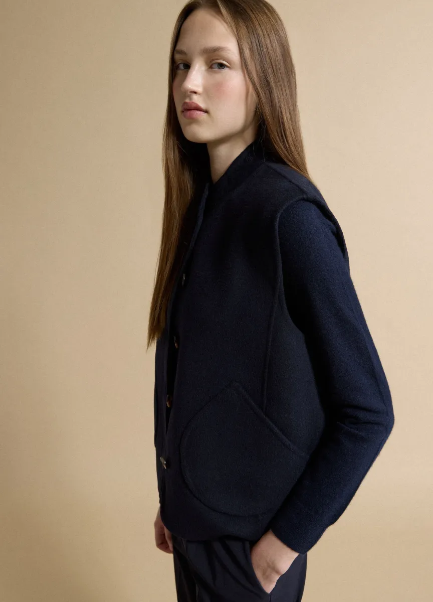Gilet blu in misto lana e viscosa con tasche applicate