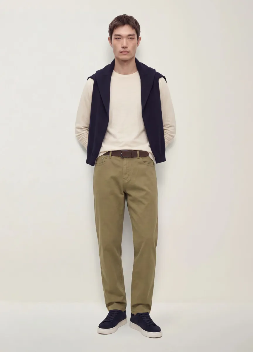 Pantaloni beige in twill di cotone elasticizzato carrot fit