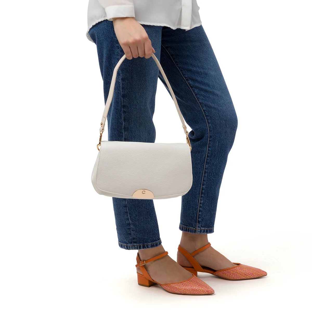 Borsa a spalla bianca Carrera Jeans con logo in metallo