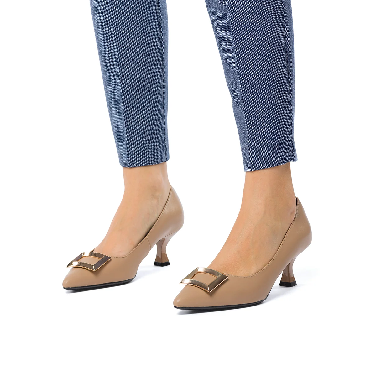 Décolleté beige con tacco a rocchetto 5,5 cm e dettaglio dorato Lora Ferres