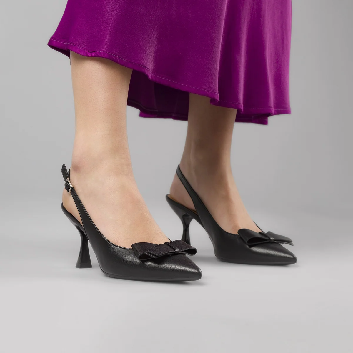 Décolleté da donna nere Lora Ferres con fiocco e tacco 7,5 cm
