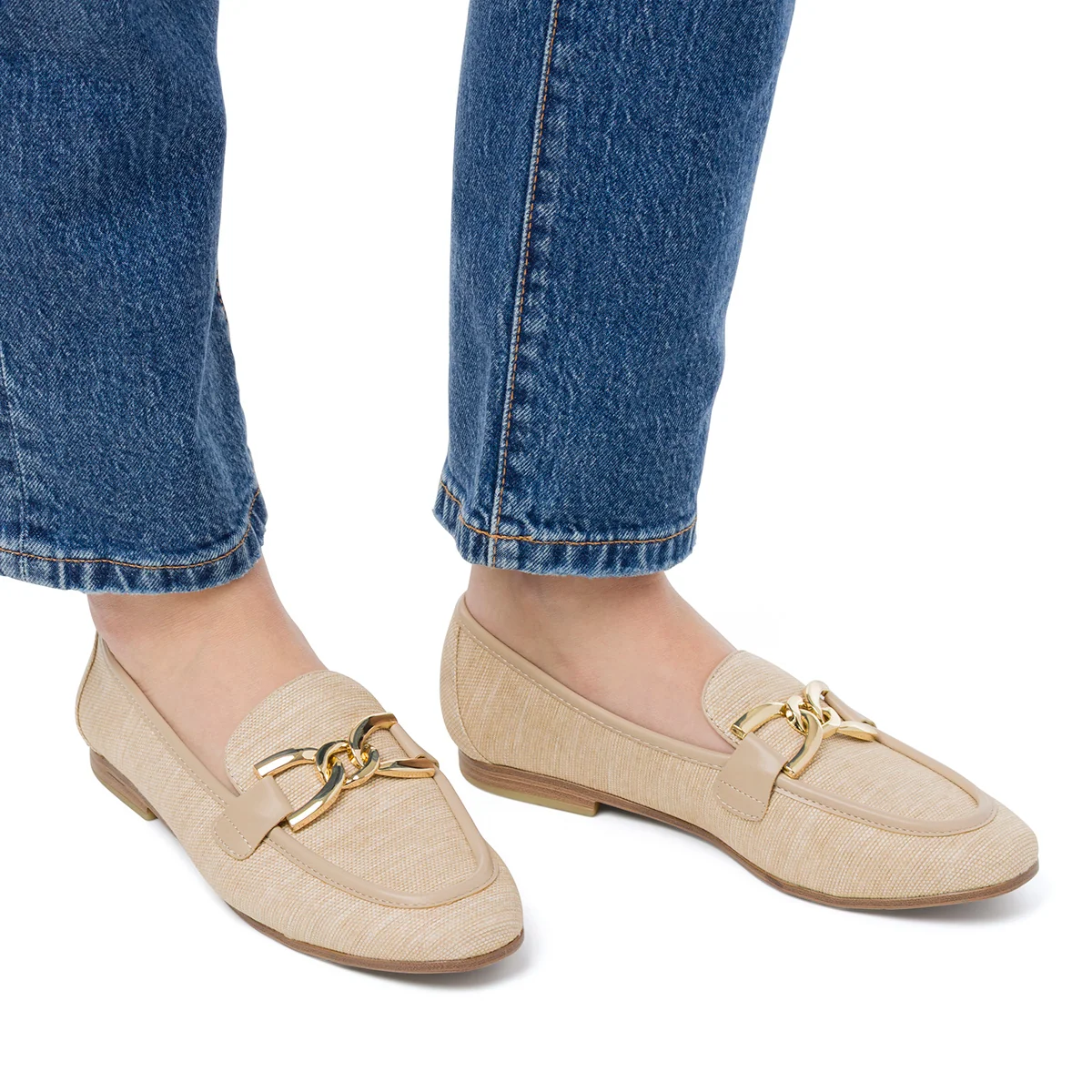 Mocassini da donna beige con morsetto dorato Lora Ferres
