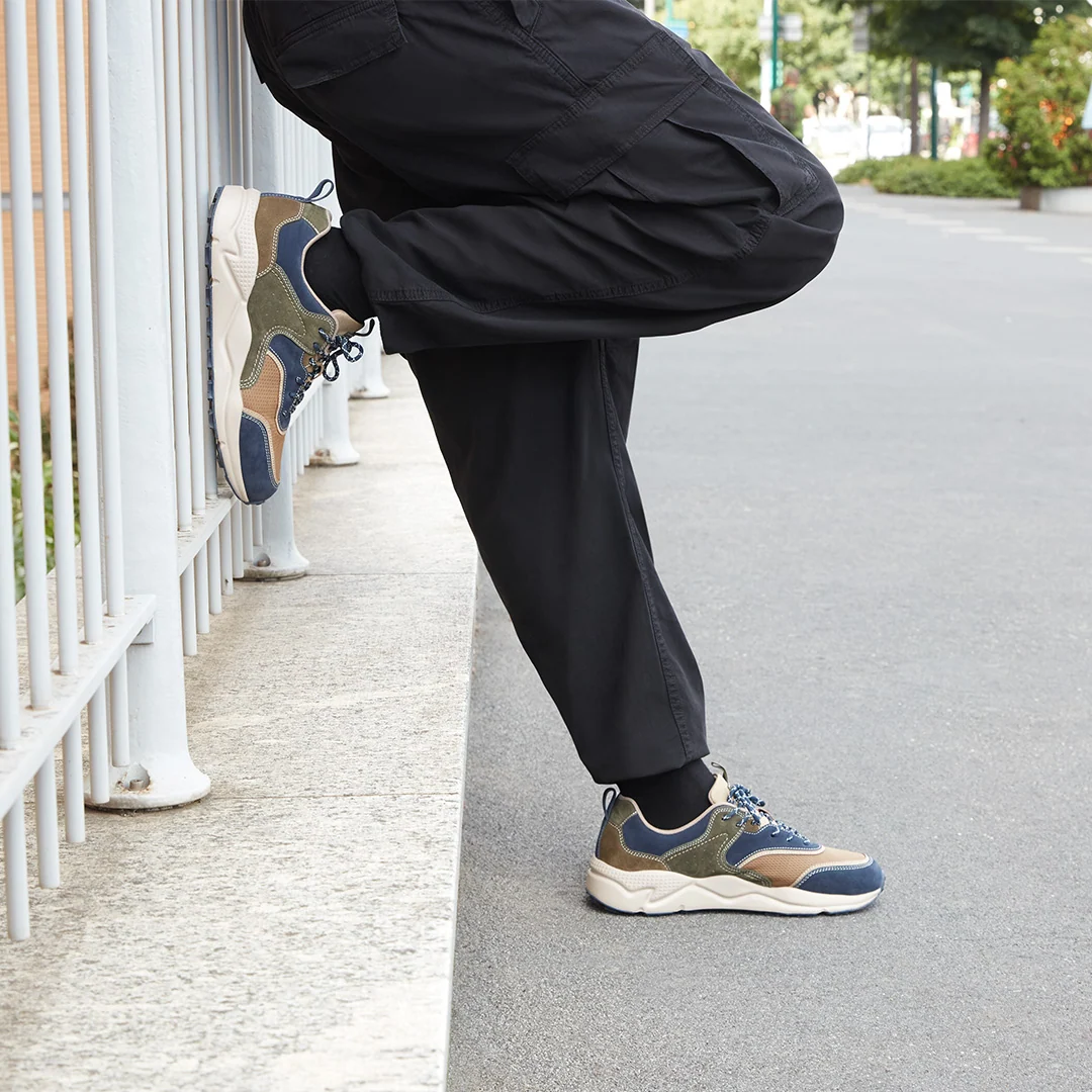 Sneakers da uomo marrone e blu con logo Gate 76