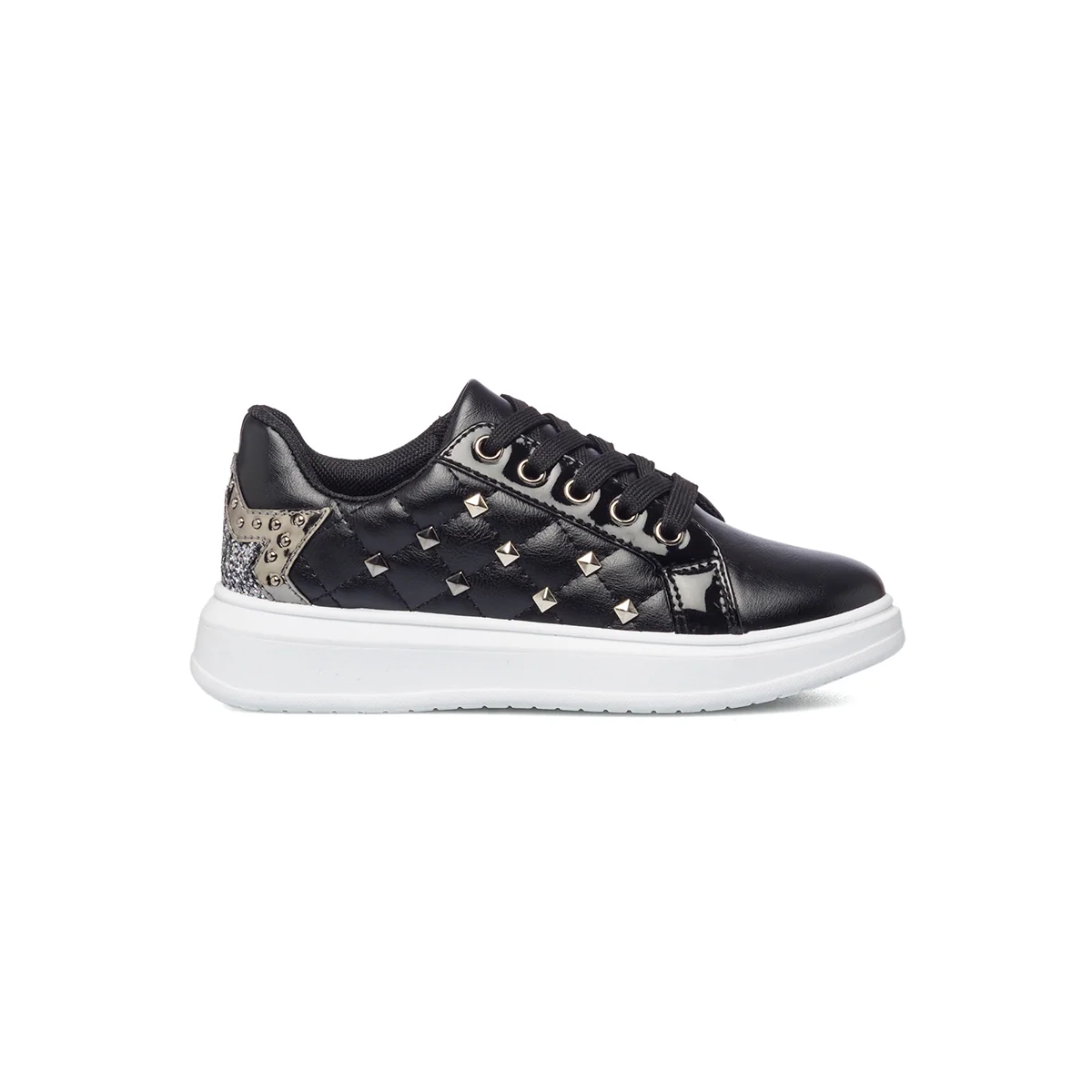 Sneakers nere effetto trapuntato con piccole borchie 10 Baci