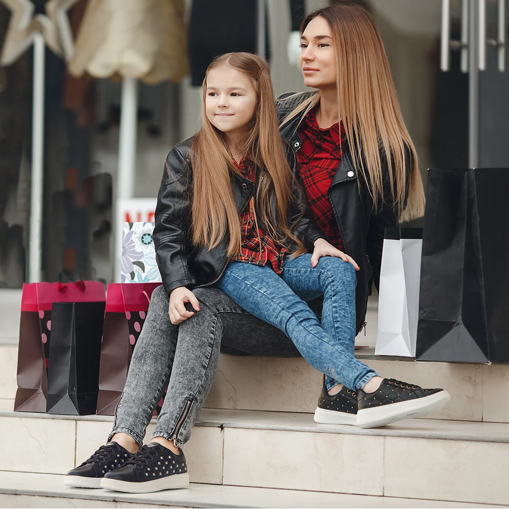 Sneakers nere trapuntate con piccole borchie Swish Jeans