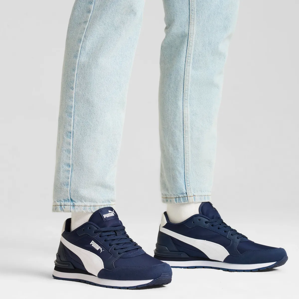 Sneakers Rétro da uomo casual blu navy con dettagli bianchi e logo Puma Runner v4