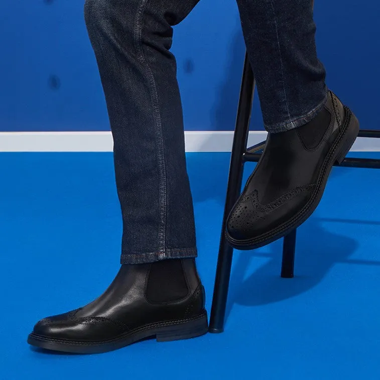 Stivaletti con elastici in pelle neri da uomo con dettagli brogue La Cuoieria