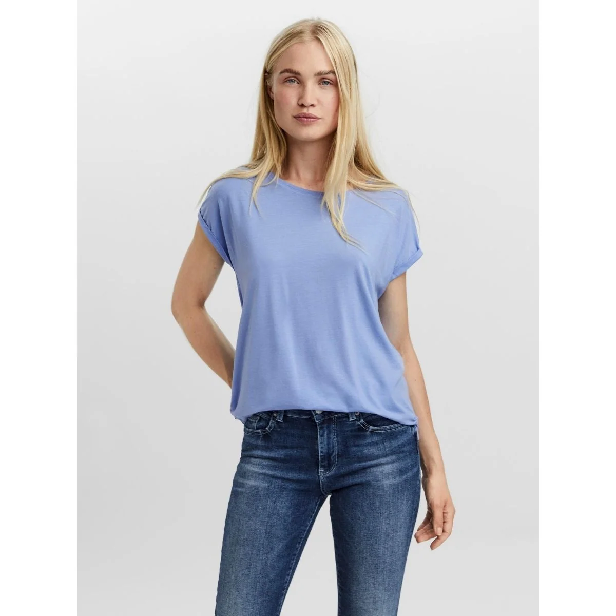 T-shirt azzurra da donna Aware by Vero Moda