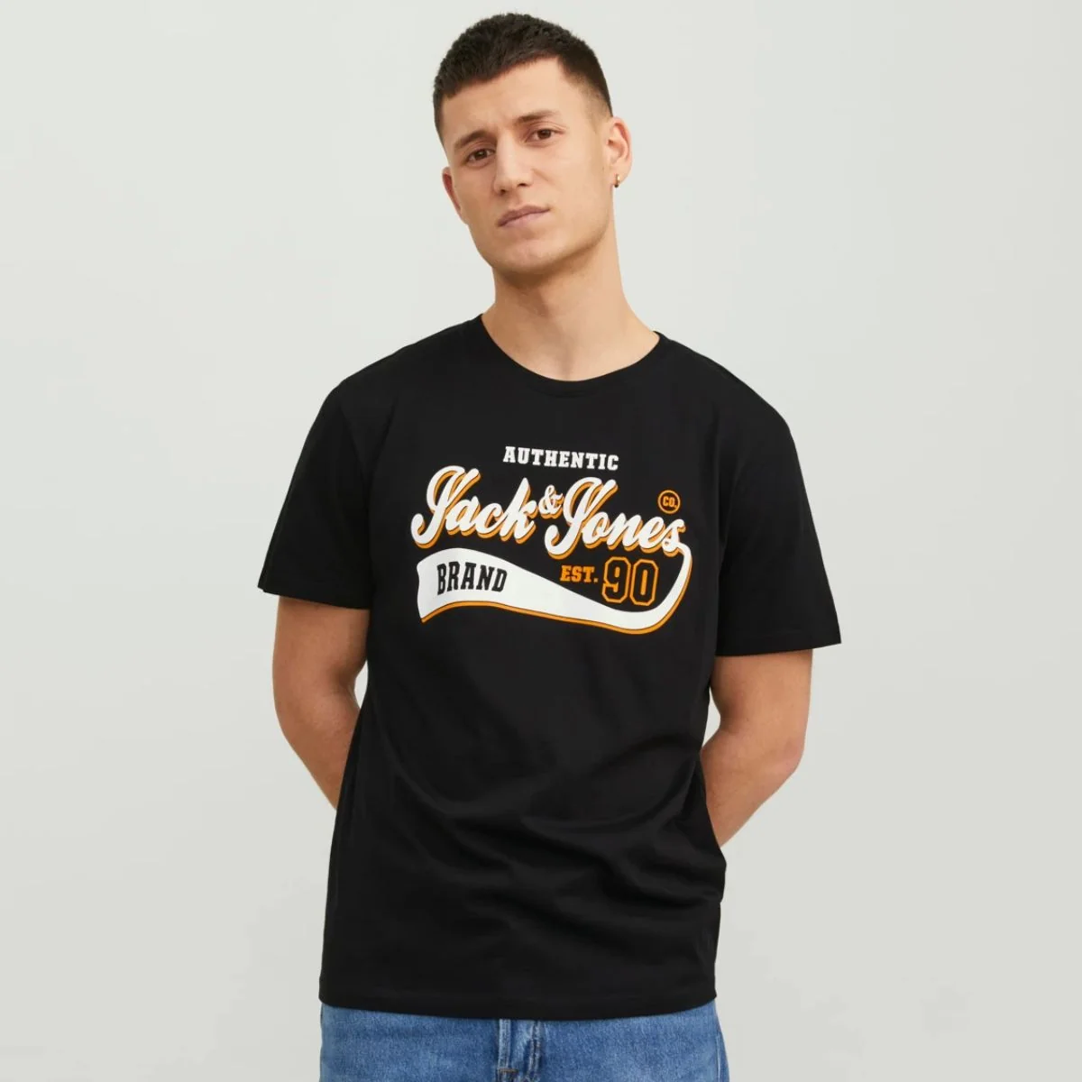 T-shirt nera con logo sul petto da uomo Jack & Jones