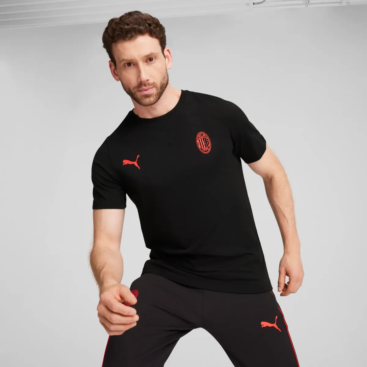 T-shirt uomo nera con logo AC Milan rosso Puma